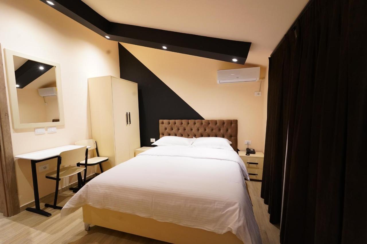 SR99 Hotel Tirana Eksteriør billede