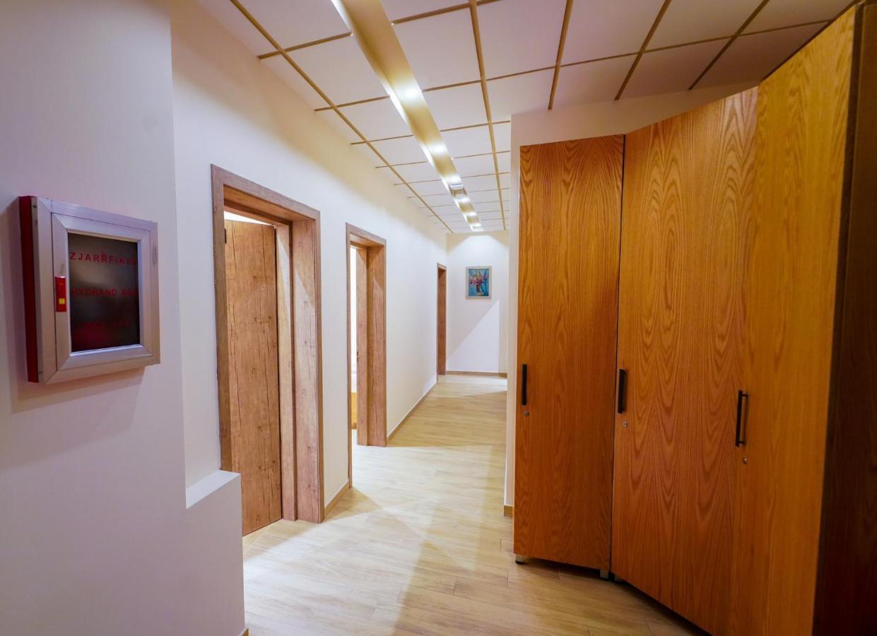 SR99 Hotel Tirana Eksteriør billede