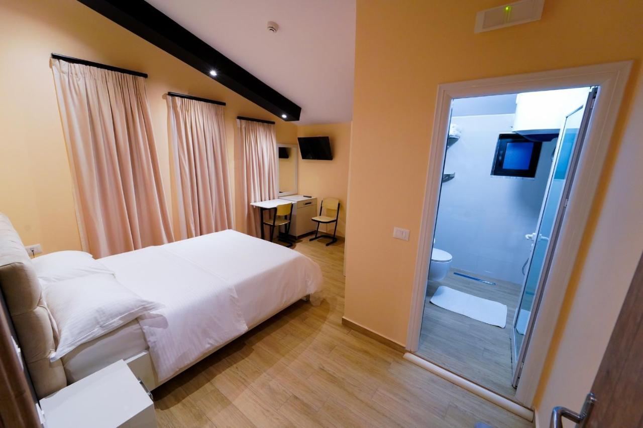 SR99 Hotel Tirana Eksteriør billede