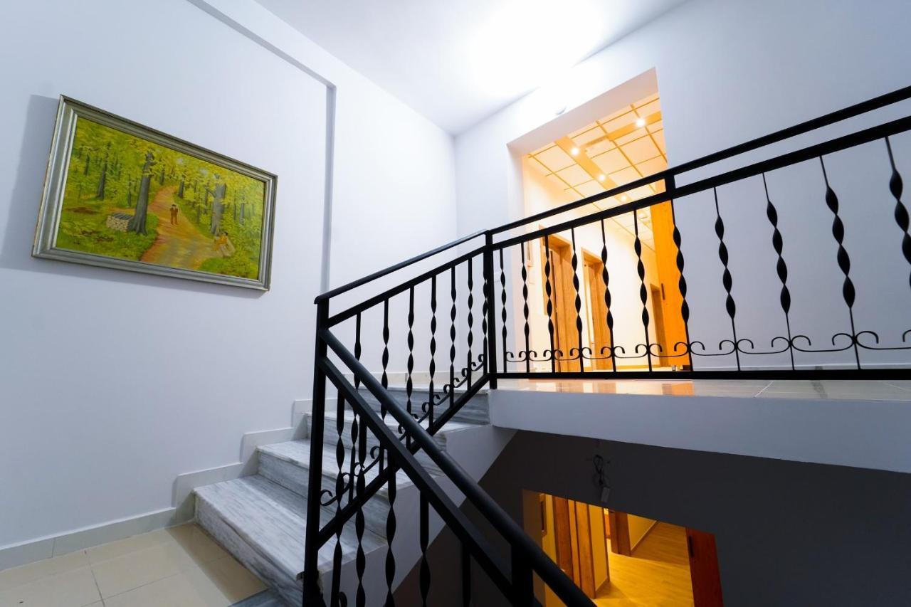 SR99 Hotel Tirana Eksteriør billede