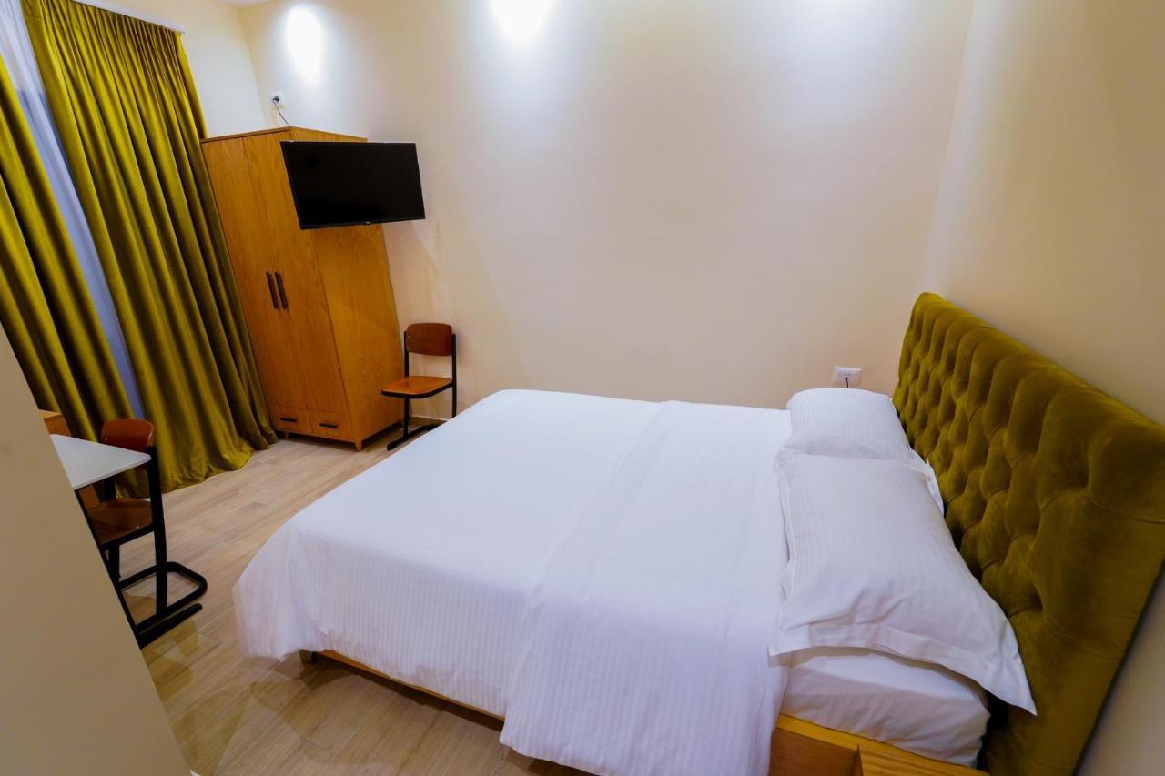 SR99 Hotel Tirana Eksteriør billede