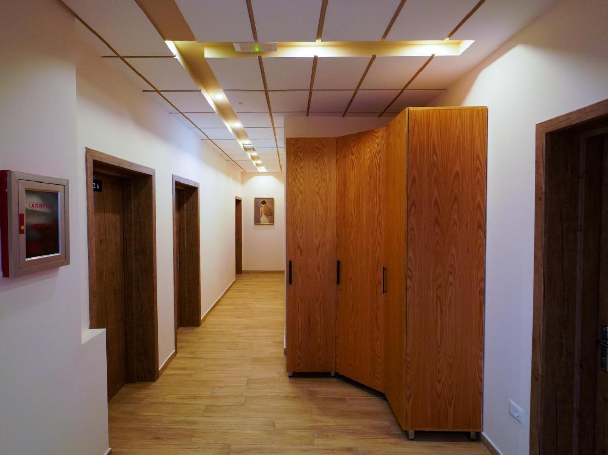 SR99 Hotel Tirana Eksteriør billede