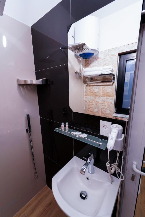 SR99 Hotel Tirana Eksteriør billede