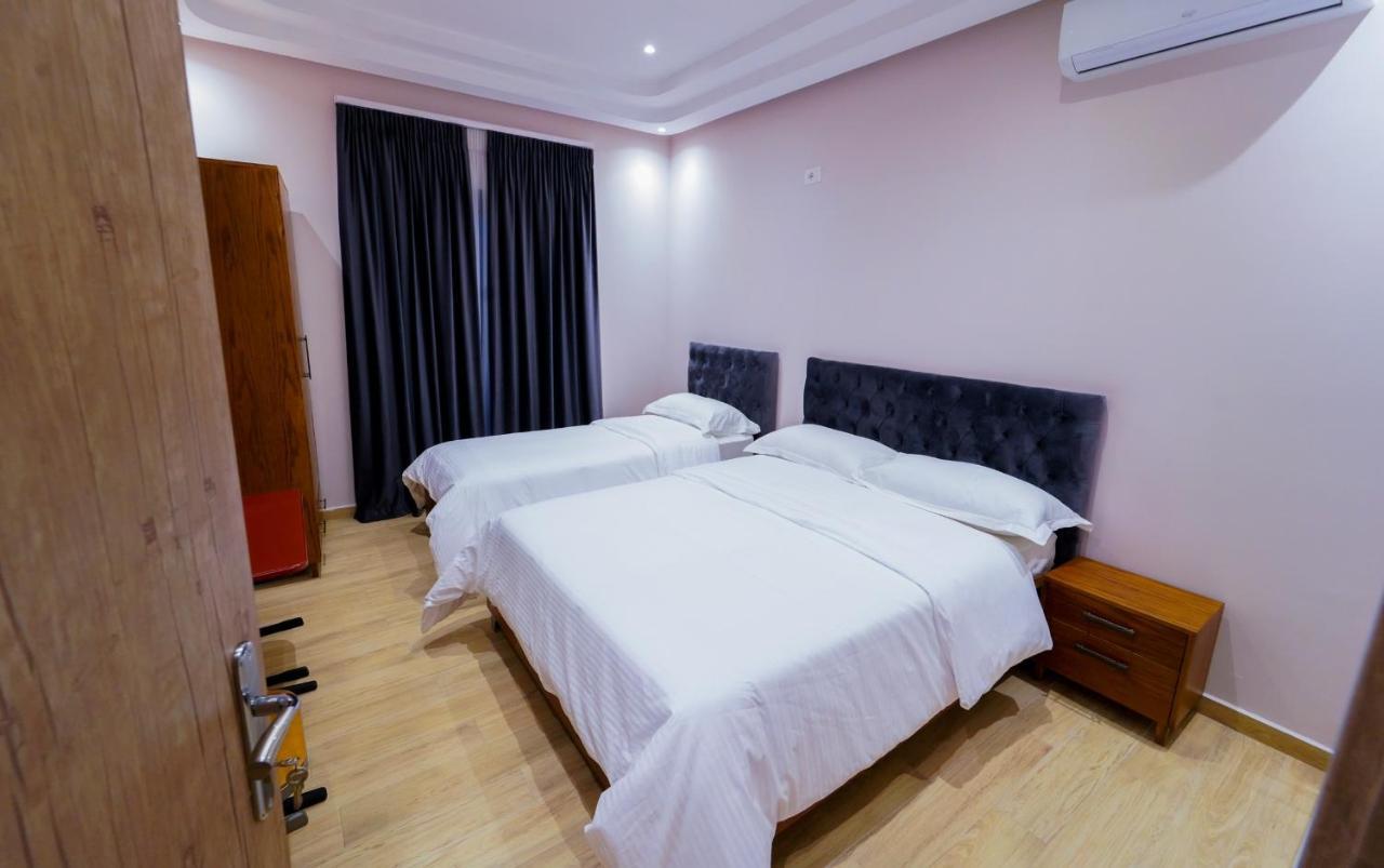 SR99 Hotel Tirana Eksteriør billede