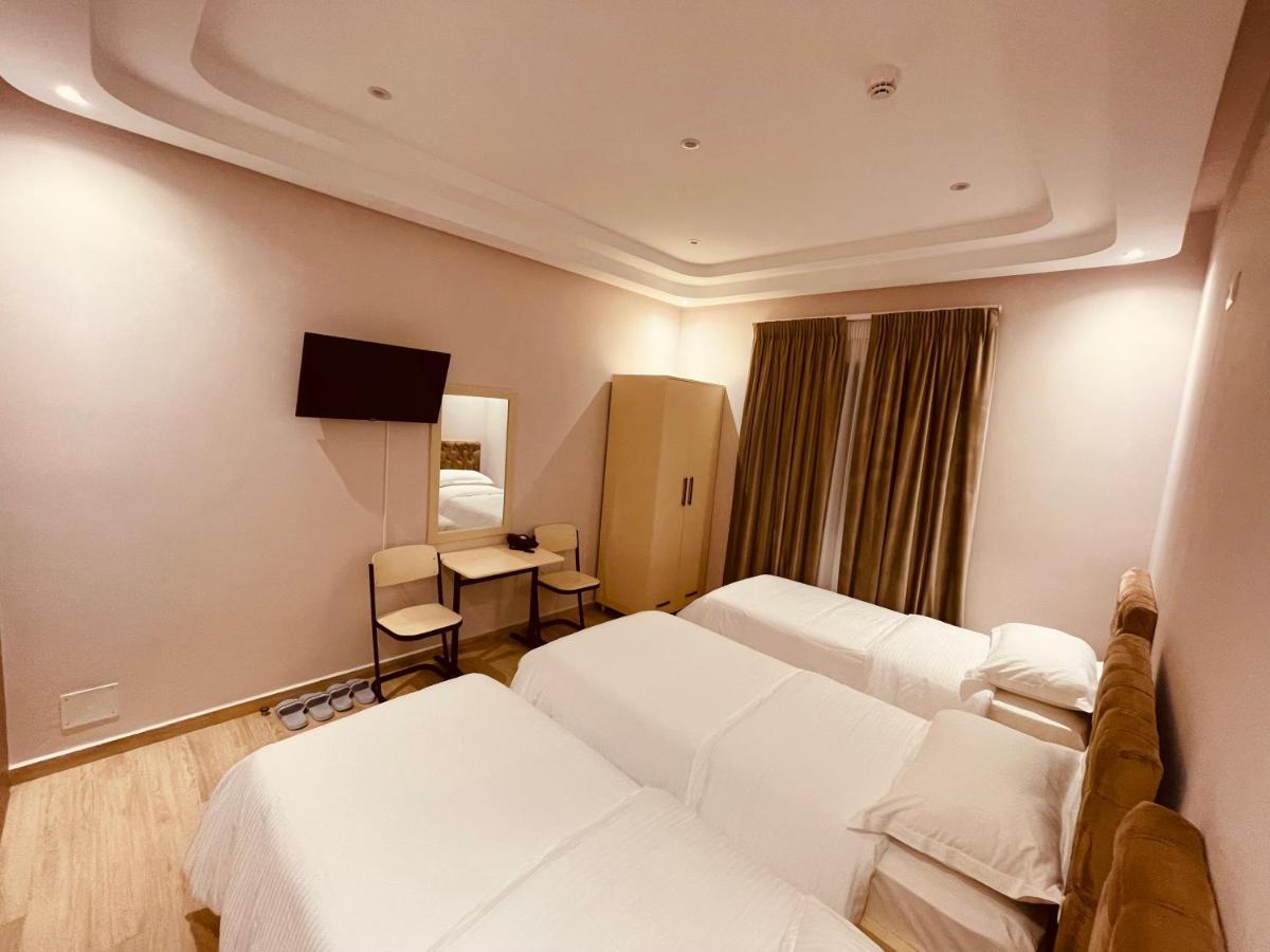 SR99 Hotel Tirana Eksteriør billede