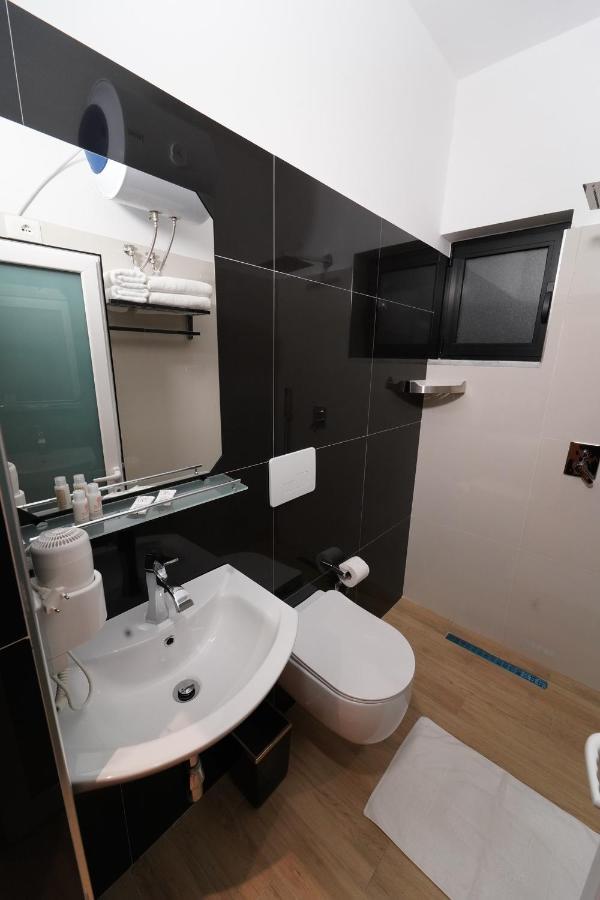SR99 Hotel Tirana Eksteriør billede
