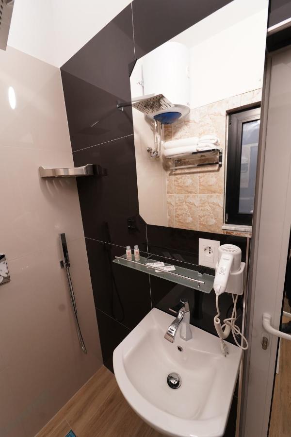SR99 Hotel Tirana Eksteriør billede