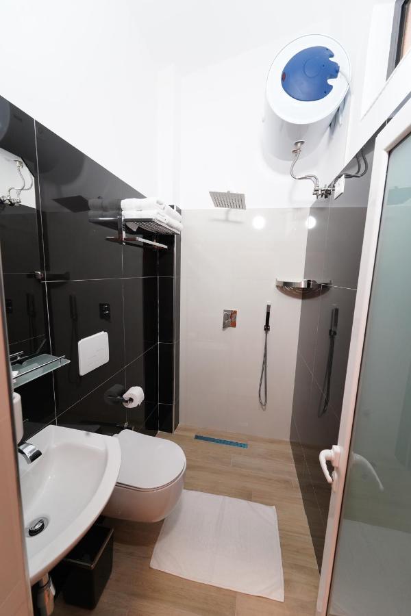 SR99 Hotel Tirana Eksteriør billede