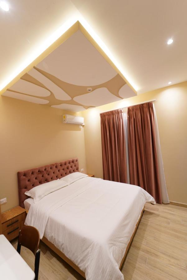 SR99 Hotel Tirana Eksteriør billede