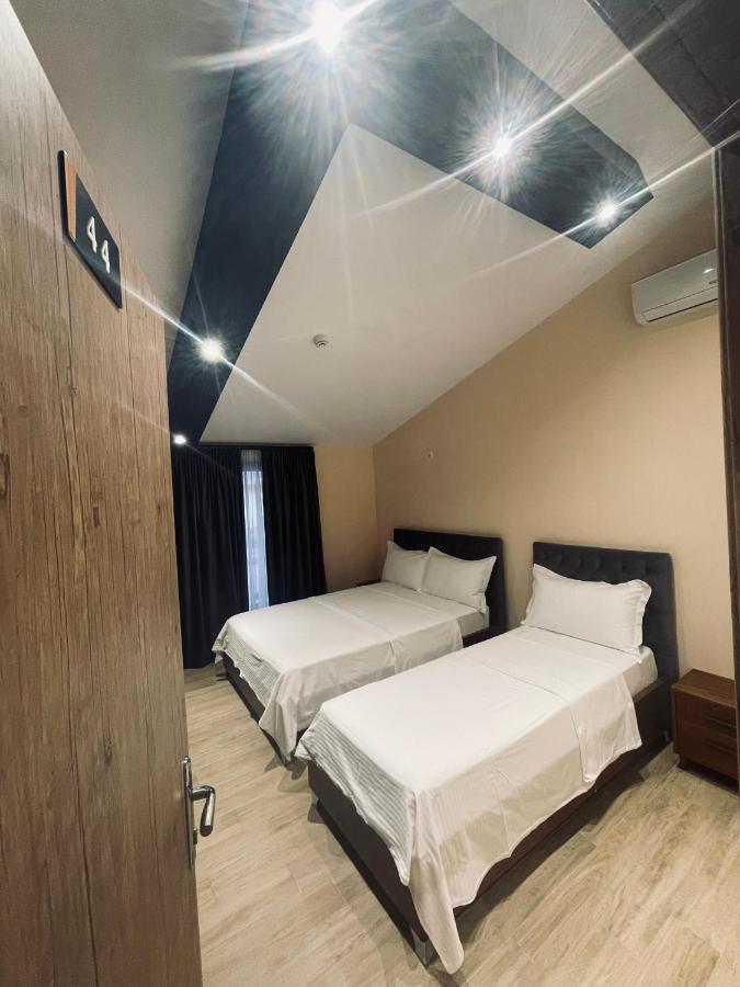 SR99 Hotel Tirana Eksteriør billede